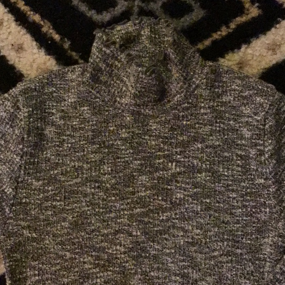 turtle neck - Picture 2 of 3
